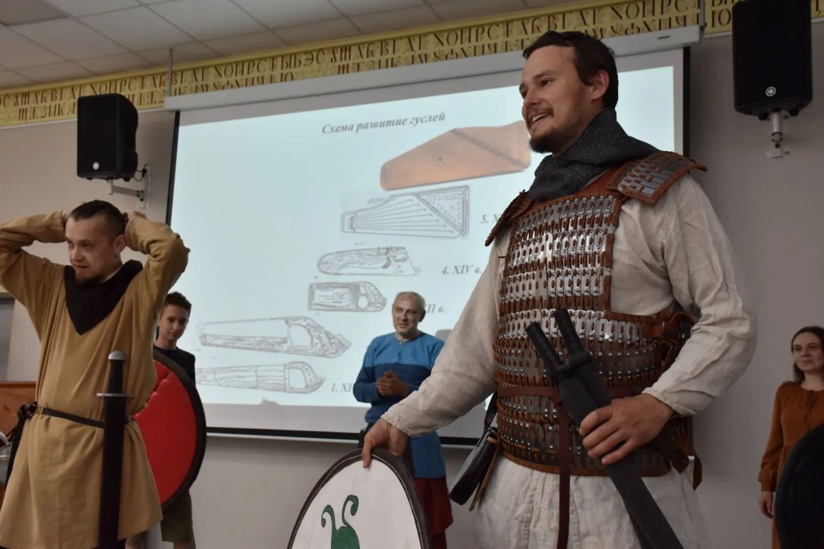 Экспериментальной постановкой завершится X сезон летнего проекта «Открытая библиосреда» в краевой библиотеке им. В.Я. Шишкова Экспериментальной постановкой завершится X сезон летнего проекта «Открытая библиосреда» в краевой библиотеке им. В.Я. Шишкова