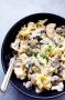 Нежное сливочное блюдо: паста с курицей и грибами