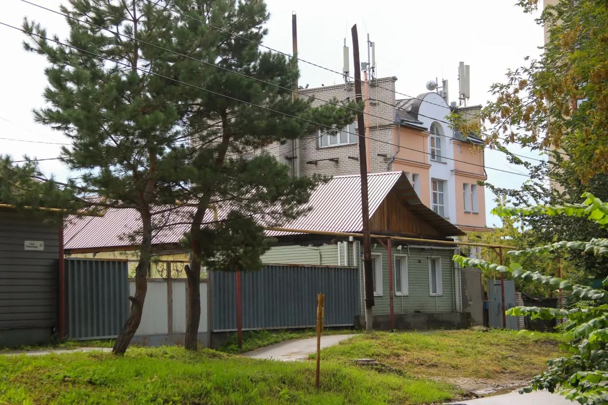 Последние несколько лет вдоль акватории Оби активно идет точечная застройка Последние несколько лет вдоль акватории Оби активно идет точечная застройка