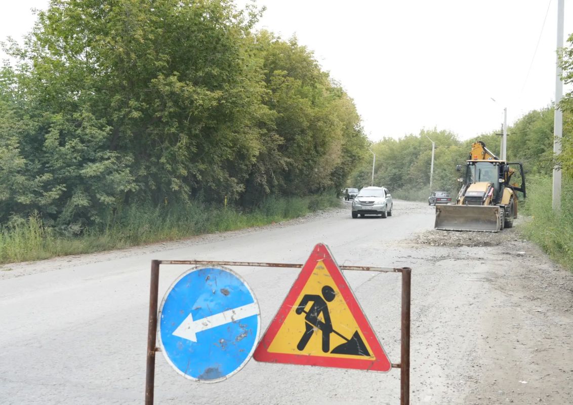 В Бийске продолжают устранять пучины на дорогах В Бийске продолжают устранять пучины на дорогах