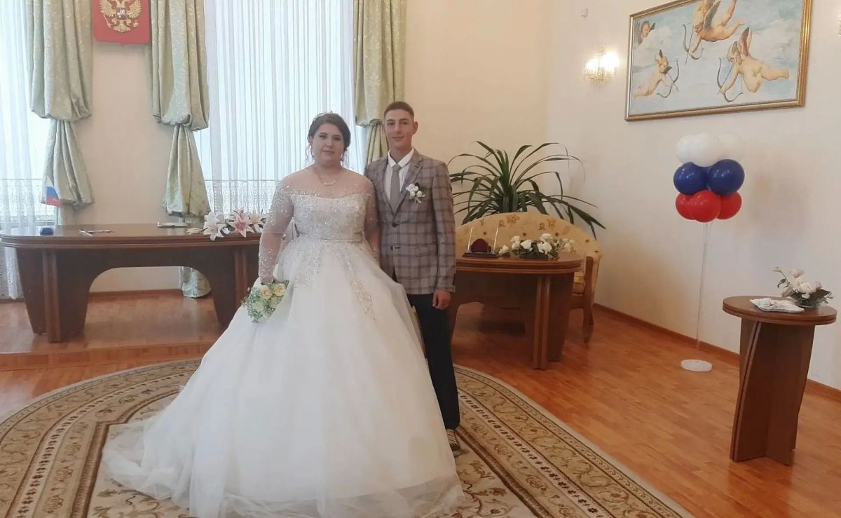 В День государственного флага Российской Федерации в органах ЗАГС прошли праздничные мероприятия В День государственного флага Российской Федерации в органах ЗАГС прошли праздничные мероприятия
