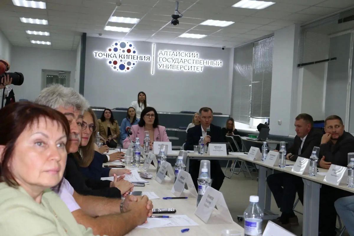 В Алтайском крае обсудили лучшие практики подготовки ИТ-специалистов В Алтайском крае обсудили лучшие практики подготовки ИТ-специалистов