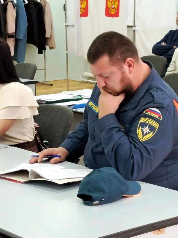 Представитель чрезвычайного ведомства стал выпускником программы «Алтай - земля героев» Представитель чрезвычайного ведомства стал выпускником программы «Алтай - земля героев»