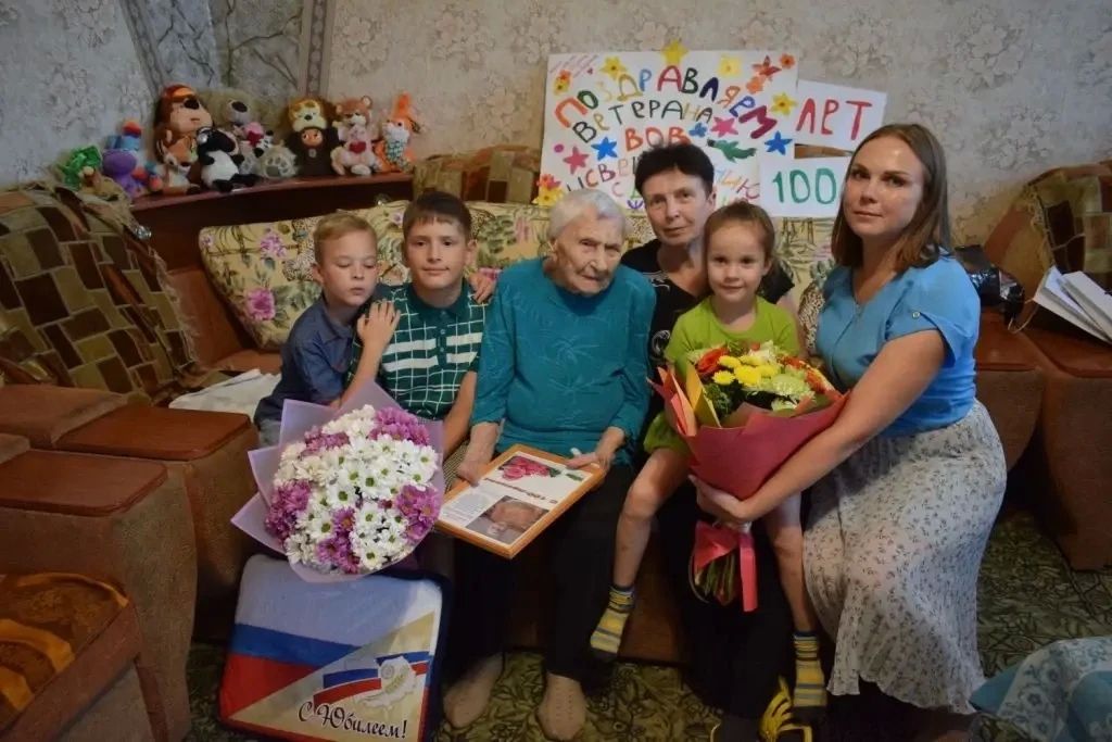 Виктор Томенко: 105 лет сегодня исполнилось Евгении Алексеевне Лысвей, участнице Великой Отечественной войны Виктор Томенко: 105 лет сегодня исполнилось Евгении Алексеевне Лысвей, участнице Великой Отечественной войны
