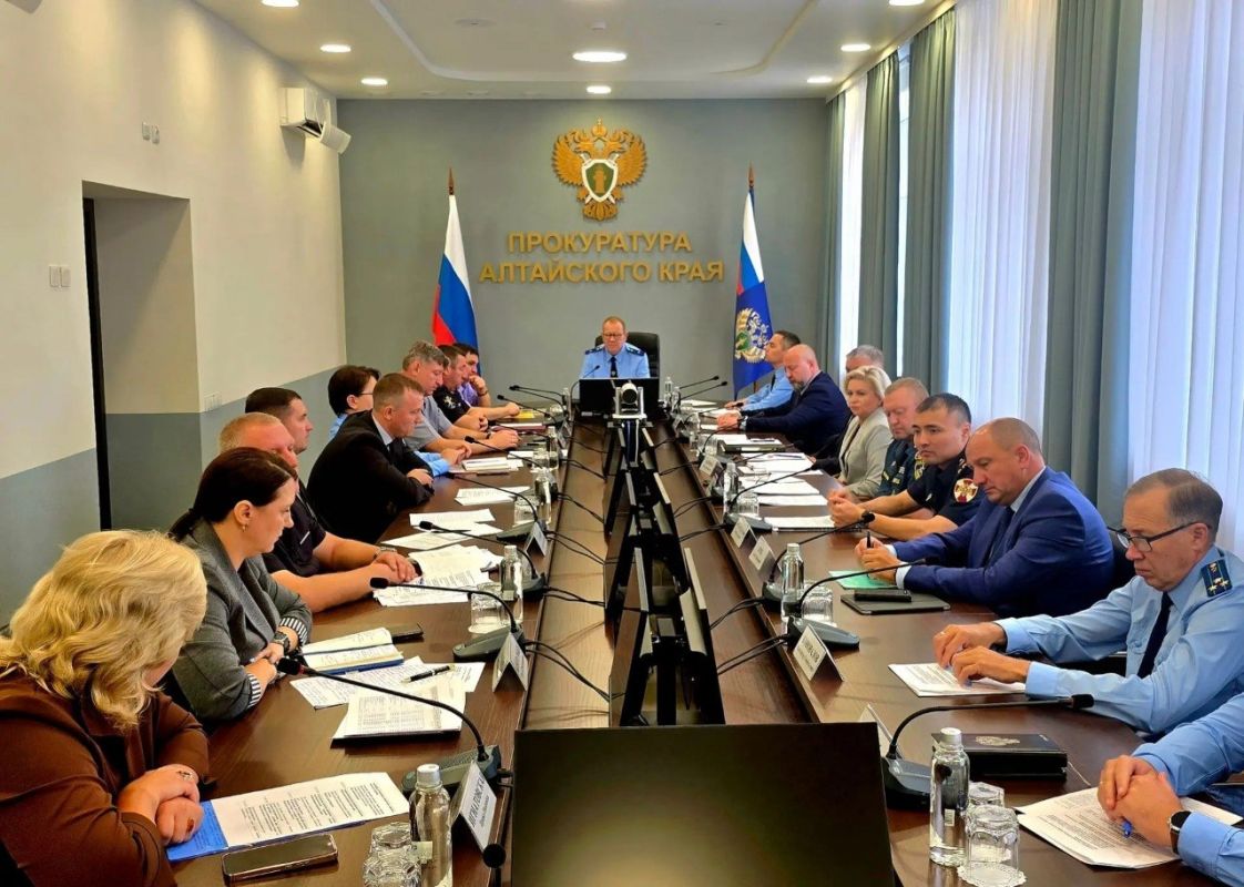 Под председательством прокурора Алтайского края Николая Рябова состоялось совещание по вопросам исполнения законодательства, соблюдения прав граждан при подготовке и проведении избирательной кампании