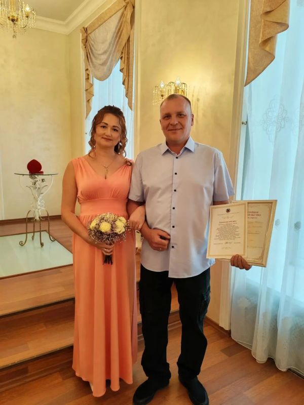В Рубцовском отделе ЗАГС состоялся двойной праздник – свадебные юбилеи двух поколений одной семьи В Рубцовском отделе ЗАГС состоялся двойной праздник – свадебные юбилеи двух поколений одной семьи