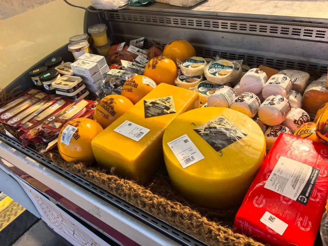 Пихтовый лимонад и сырный складень: какие алтайские продукты были популярны на фестивале «Вкусы России» в Москве Пихтовый лимонад и сырный складень: какие алтайские продукты были популярны на фестивале «Вкусы России» в Москве