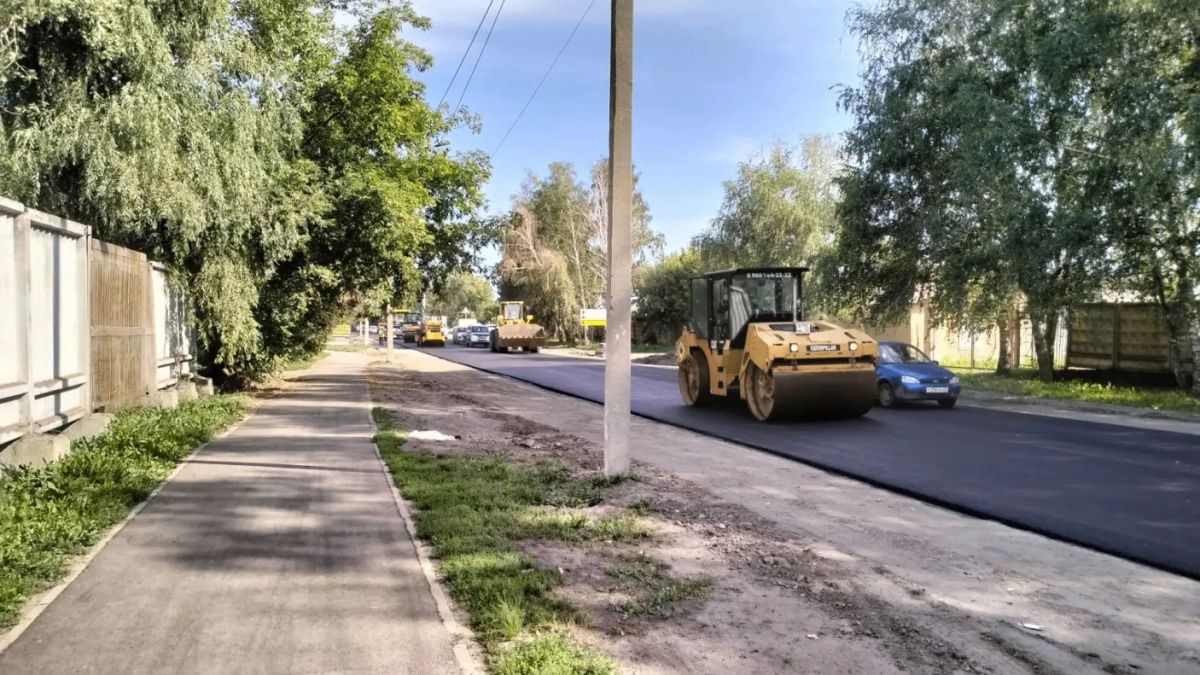В Барнауле приступили к асфальтированию участка улицы Эмилии Алексеевой в рамках нацпроекта «Инфраструктура для жизни» В Барнауле приступили к асфальтированию участка улицы Эмилии Алексеевой в рамках нацпроекта «Инфраструктура для жизни»