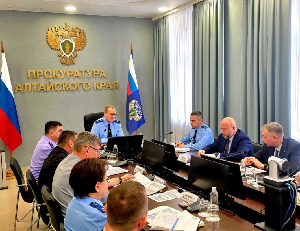 Под председательством прокурора Алтайского края Николая Рябова состоялось совещание по вопросам исполнения законодательства, соблюдения прав граждан при подготовке и проведении избирательной кампании Под председательством прокурора Алтайского края Николая Рябова состоялось совещание по вопросам исполнения законодательства, соблюдения прав граждан при подготовке и проведении избирательной кампании