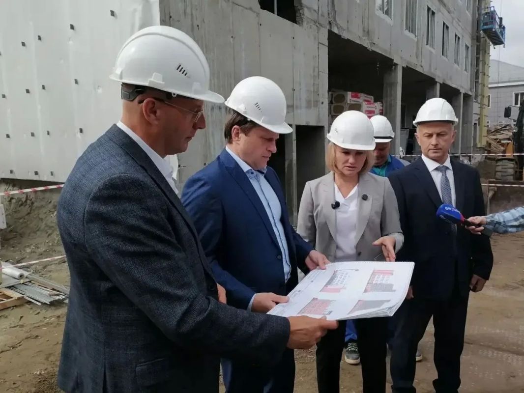 В Алтайском крае обсудили темпы строительства нового корпуса Краевой офтальмологической больницы В Алтайском крае обсудили темпы строительства нового корпуса Краевой офтальмологической больницы