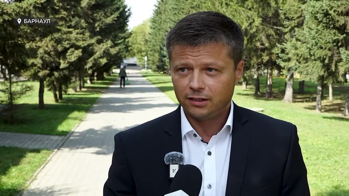 Новый добрый арт-объект теперь украшает Площадь Мира в Ленинском районе Барнаула