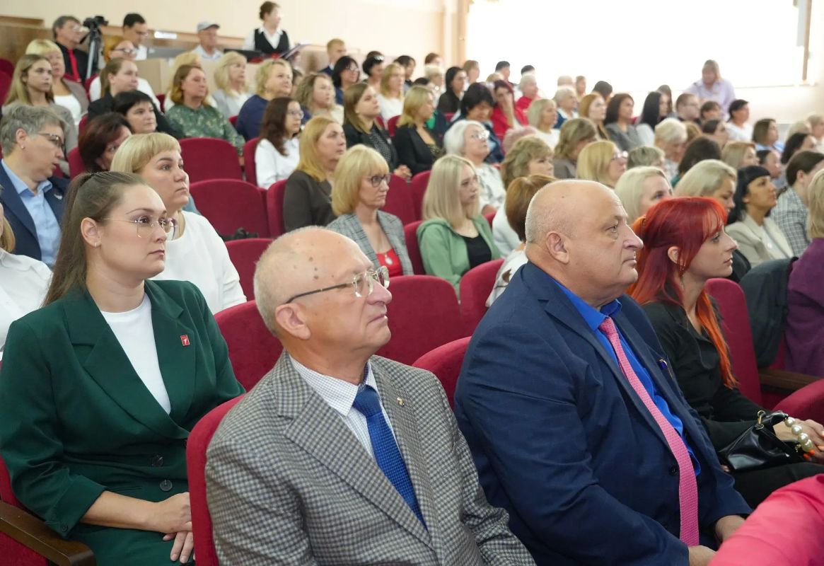 В Бийске состоялось традиционное августовское педагогическое совещание В Бийске состоялось традиционное августовское педагогическое совещание