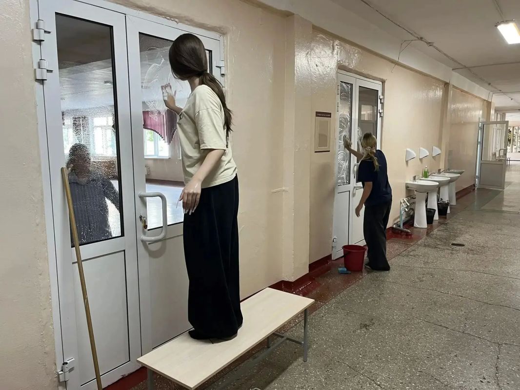 Накануне нового учебного года школы города подводят итоги летней трудовой практики учащихся Накануне нового учебного года школы города подводят итоги летней трудовой практики учащихся