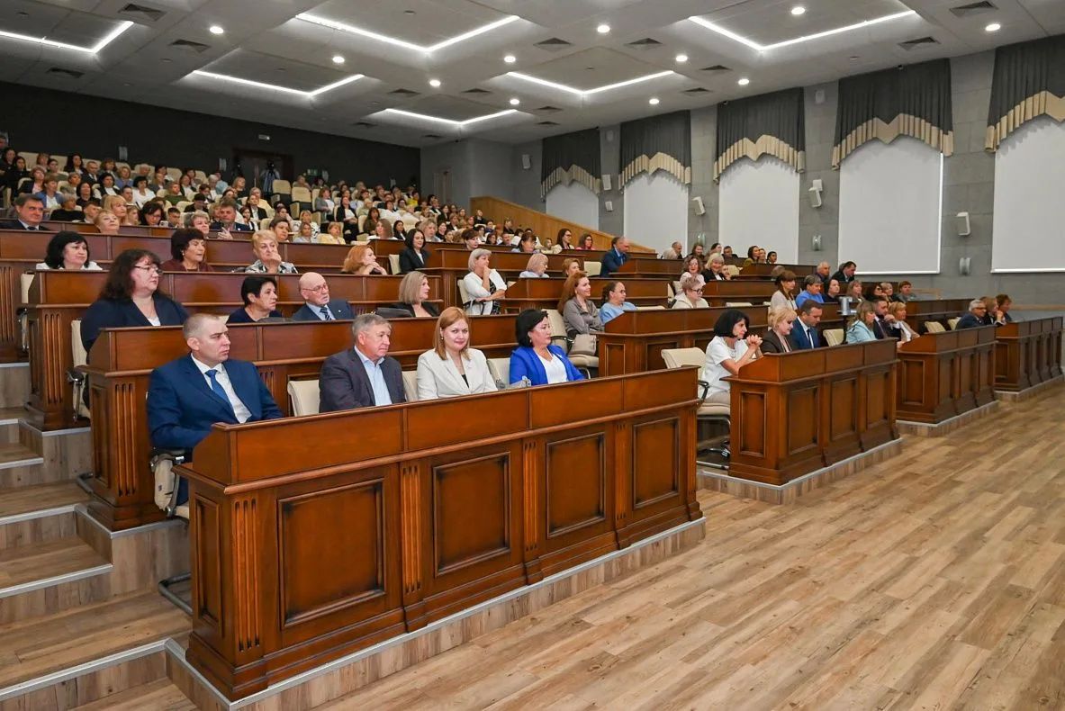 В Барнауле состоялся ежегодный августовский педсовет В Барнауле состоялся ежегодный августовский педсовет