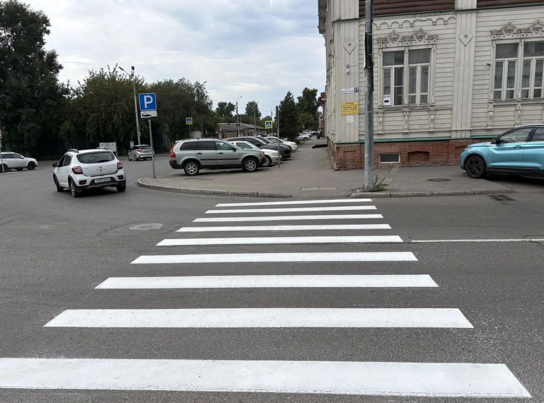 На улично-дорожной сети города продолжаются работы по нанесению дорожной разметки На улично-дорожной сети города продолжаются работы по нанесению дорожной разметки