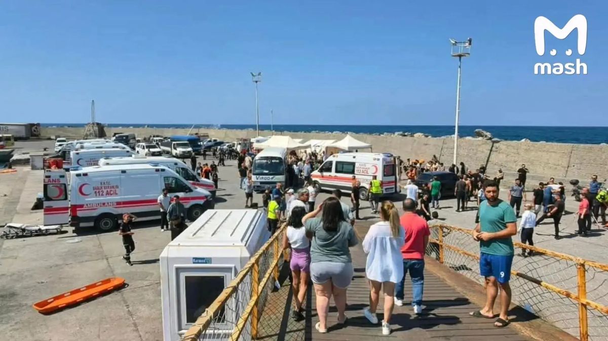 Паром с 279 пассажирами на борту перевернулся у берегов Северного Кипра Паром с 279 пассажирами на борту перевернулся у берегов Северного Кипра