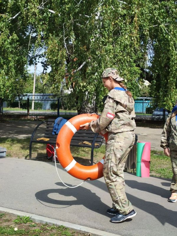 Безопасность, туризм и взаимовыручка: специалисты Управления встретились с участниками фестиваля «Походы первых» Безопасность, туризм и взаимовыручка: специалисты Управления встретились с участниками фестиваля «Походы первых»