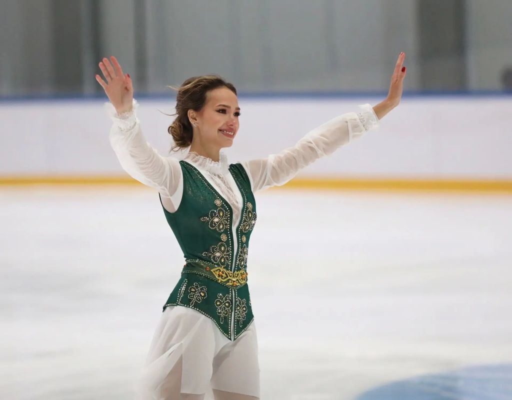 Алина Загитова открыла школу фигурного катания Алина Загитова открыла школу фигурного катания