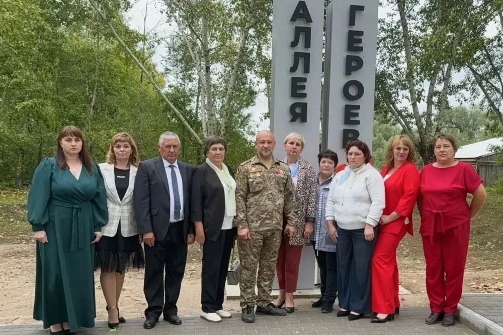 Аллею Героев открыли в селе Вылково Тюменцевского района Аллею Героев открыли в селе Вылково Тюменцевского района