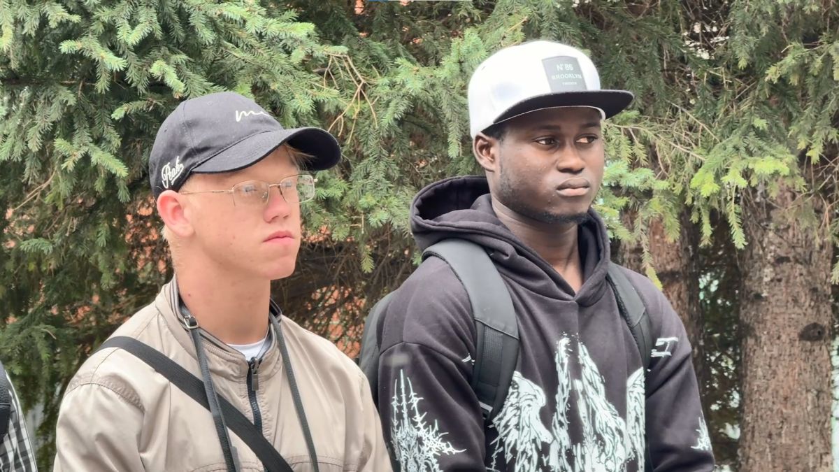 Аллею единства народов России заложили в Алтайском государственном университете Аллею единства народов России заложили в Алтайском государственном университете