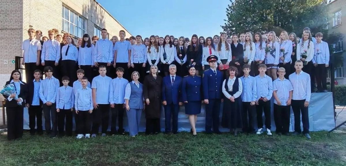 С 1 сентября этого года на базе МБОУ «Гимназия № 11» города Рубцовска дан старт работе первых профильных кадетских классов Следственного комитета России С 1 сентября этого года на базе МБОУ «Гимназия № 11» города Рубцовска дан старт работе первых профильных кадетских классов Следственного комитета России