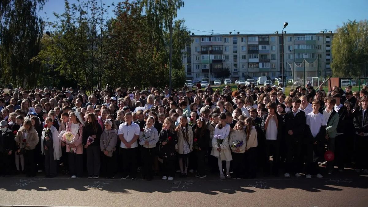 День знаний в Рубцовске: школы распахнули двери для почти 14 тысяч учащихся День знаний в Рубцовске: школы распахнули двери для почти 14 тысяч учащихся