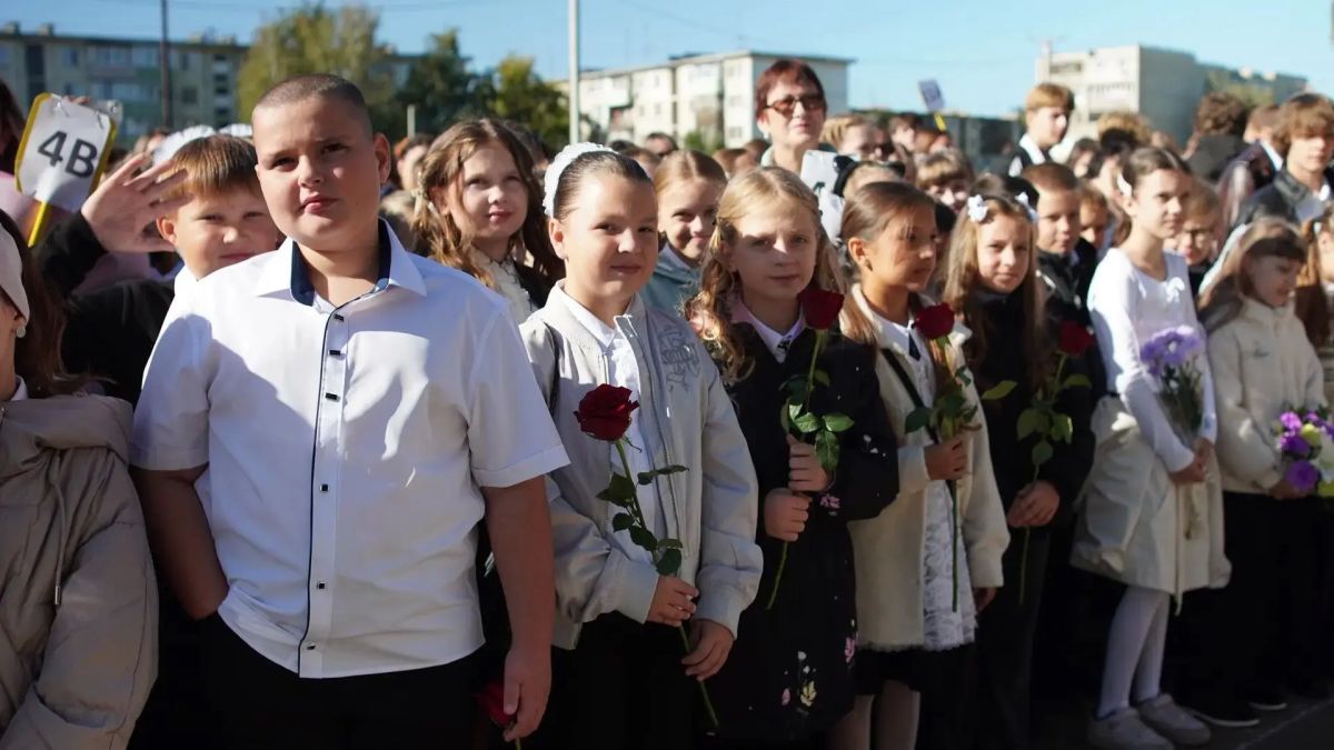 День знаний в Рубцовске: школы распахнули двери для почти 14 тысяч учащихся День знаний в Рубцовске: школы распахнули двери для почти 14 тысяч учащихся