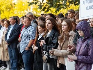 Более 1500 первокурсников Алтайского государственного аграрного университета приняли участие в торжественной линейке, посвященной Дню знаний Более 1500 первокурсников Алтайского государственного аграрного университета приняли участие в торжественной линейке, посвященной Дню знаний