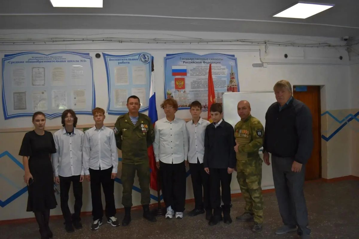 «Дети Героев»: в Алтайском крае ветераны СВО провожают в школу детей погибших сослуживцев «Дети Героев»: в Алтайском крае ветераны СВО провожают в школу детей погибших сослуживцев