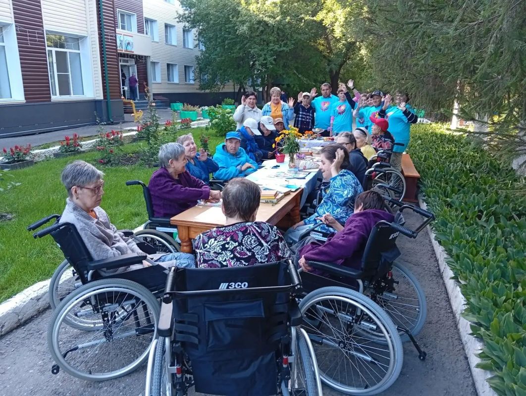 В стационарных учреждениях Алтайского края развивается внутреннее волонтёрство В стационарных учреждениях Алтайского края развивается внутреннее волонтёрство