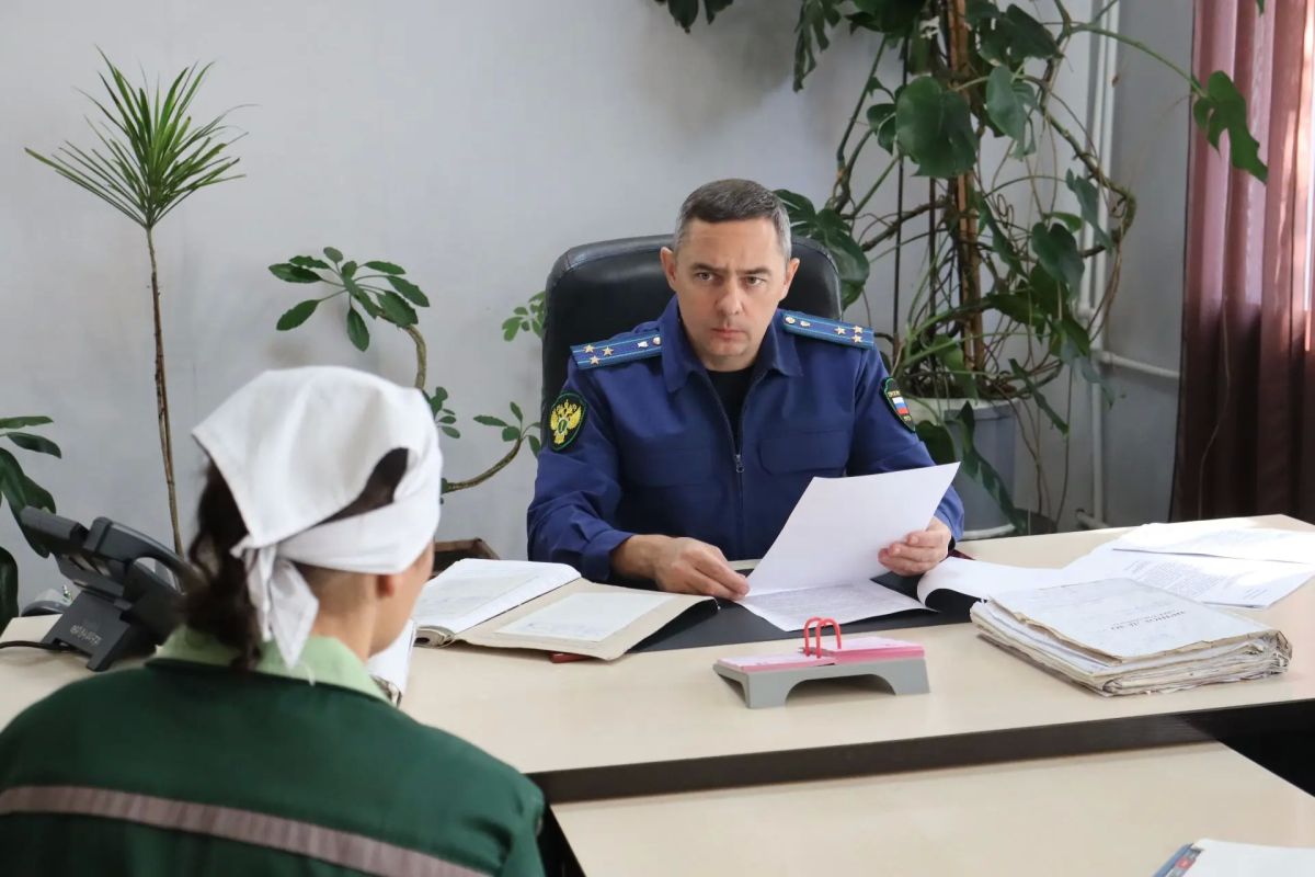 Заместитель прокурора Алтайского края Дмитрий Патлаев оценил состояние законности в ФКУ ИК-6 УФСИН России по Алтайскому краю Заместитель прокурора Алтайского края Дмитрий Патлаев оценил состояние законности в ФКУ ИК-6 УФСИН России по Алтайскому краю