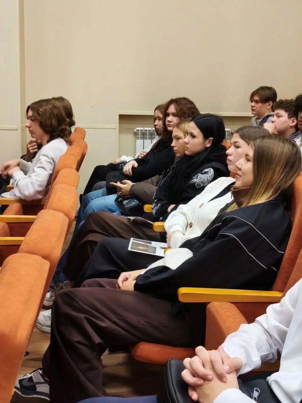 Полицейские приняли участие во встречах со студентами, приуроченных ко Дню солидарности в борьбе с терроризмом Полицейские приняли участие во встречах со студентами, приуроченных ко Дню солидарности в борьбе с терроризмом