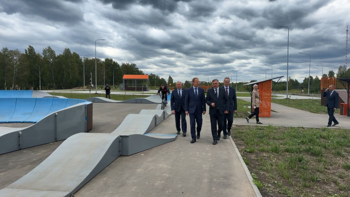 Виктор Томенко оценил новые общественные пространства в Заринске Виктор Томенко оценил новые общественные пространства в Заринске