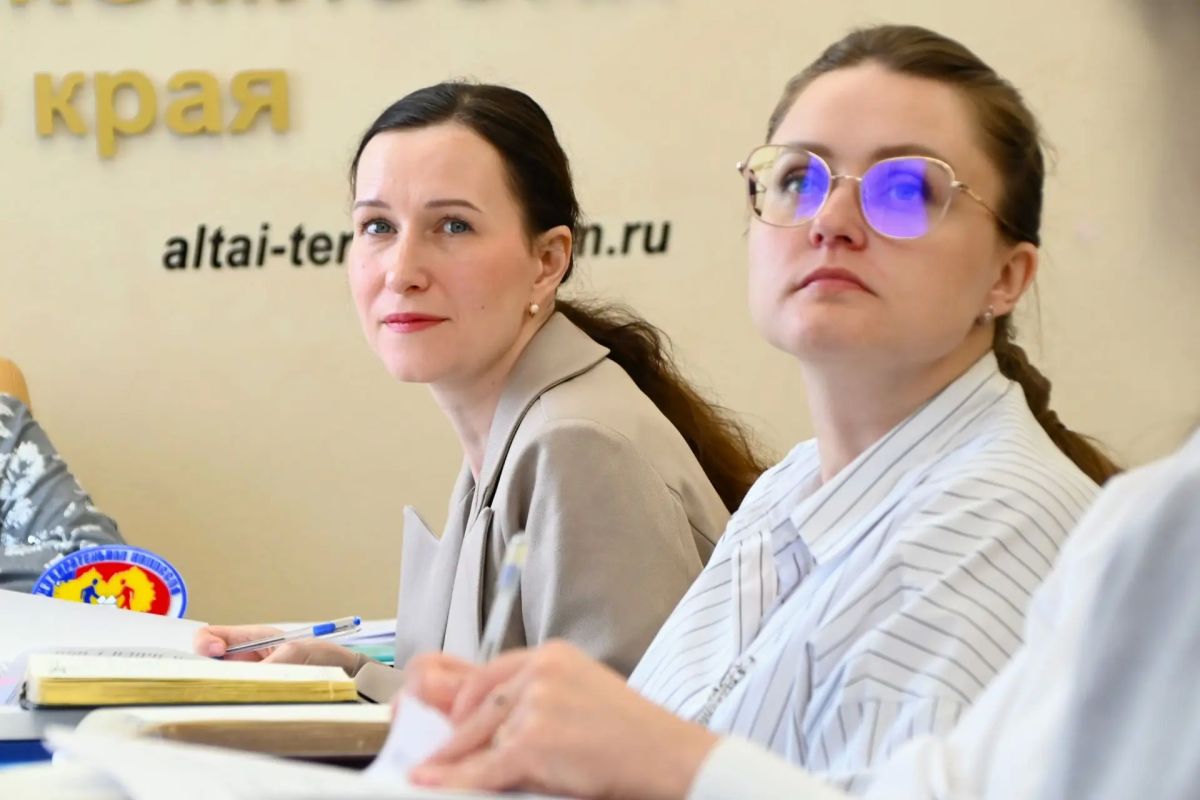 Особенности организации многодневного голосования, работу со списками избирателей и порядок назначения наблюдателей рассмотрели на семинаресовещании с избирательными комиссиями края Особенности организации многодневного голосования, работу со списками избирателей и порядок назначения наблюдателей рассмотрели на семинаресовещании с избирательными комиссиями края