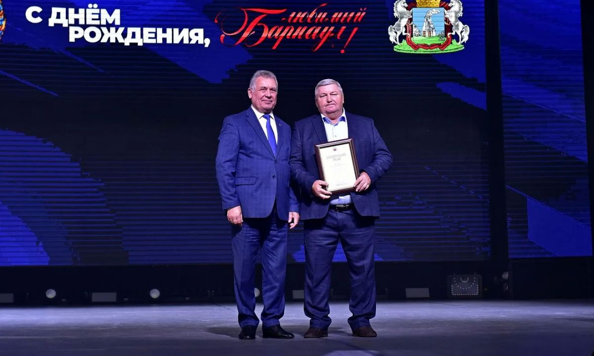 В канун Дня города барнаульцам вручили высокие награды В канун Дня города барнаульцам вручили высокие награды