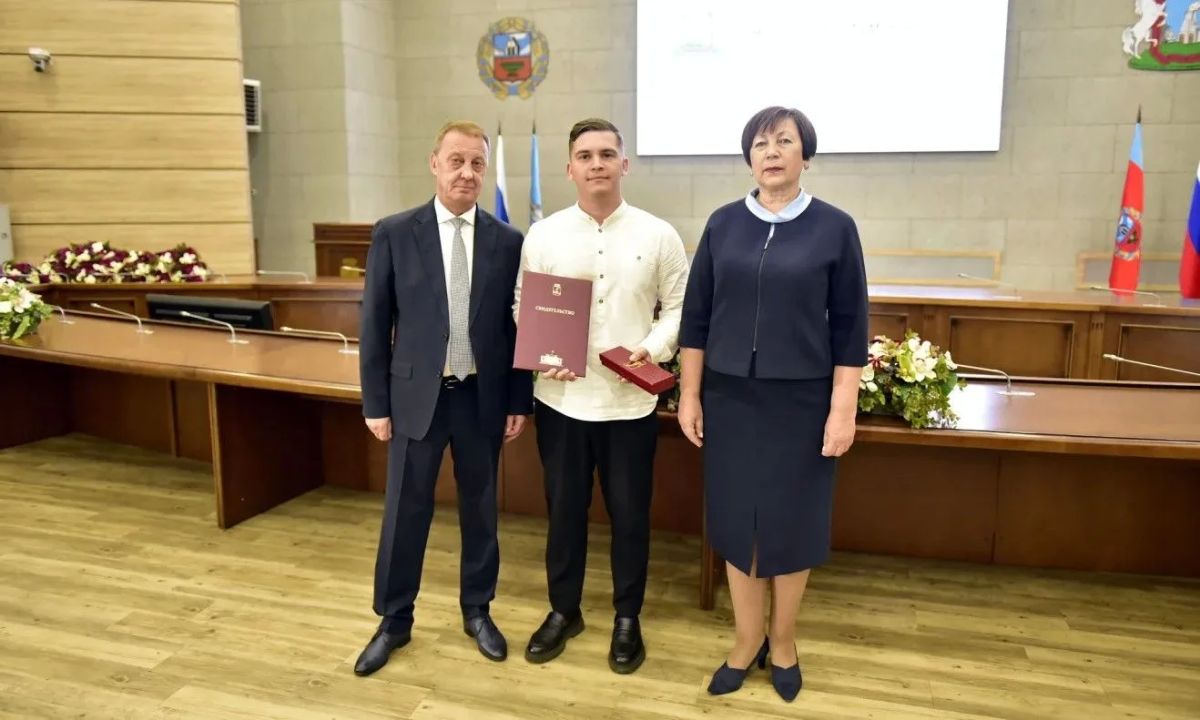 Организации и работники сферы образования Алтайского края – на обновленной городской Доске Почета «Слава и гордость Барнаула» Организации и работники сферы образования Алтайского края – на обновленной городской Доске Почета «Слава и гордость Барнаула»