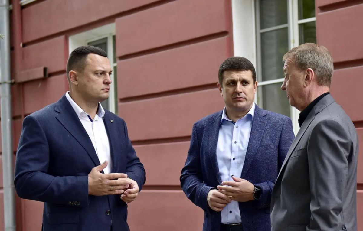 В День города из Барнаула отправили партию автомобилей в зону СВО и новые российские регионы В День города из Барнаула отправили партию автомобилей в зону СВО и новые российские регионы