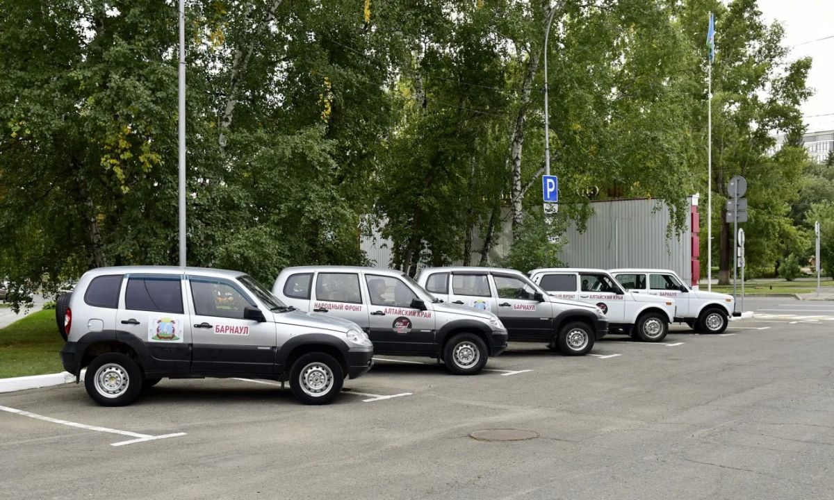 В День города из Барнаула отправили партию автомобилей в зону СВО и новые российские регионы В День города из Барнаула отправили партию автомобилей в зону СВО и новые российские регионы