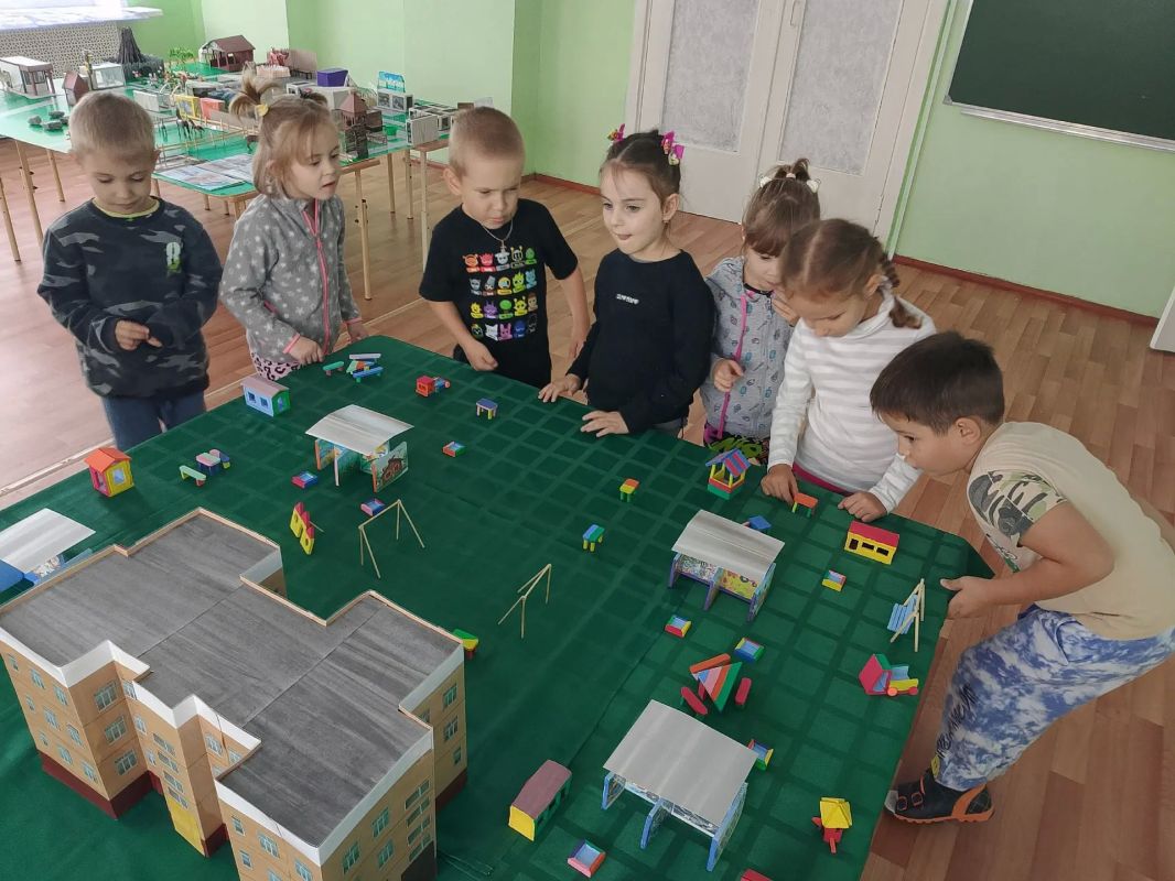 Сотрудники барнаульского детского сада сделали макет краевой столицы Сотрудники барнаульского детского сада сделали макет краевой столицы