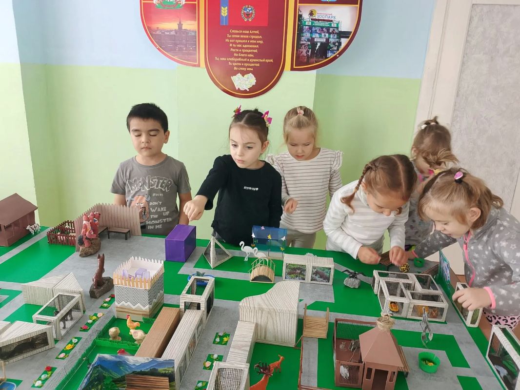 Сотрудники барнаульского детского сада сделали макет краевой столицы Сотрудники барнаульского детского сада сделали макет краевой столицы