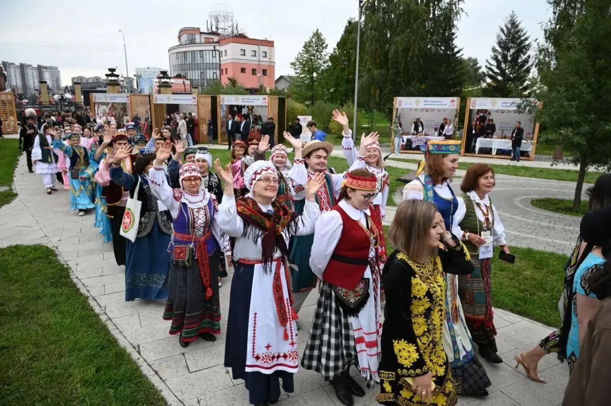 В День города в Барнауле проходит фестиваль национальных культур В День города в Барнауле проходит фестиваль национальных культур