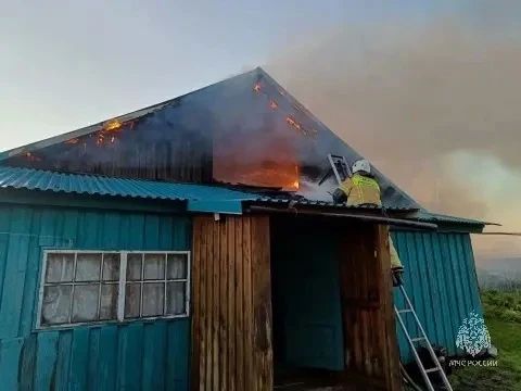 Ночью в Алтайском крае произошли три пожара Ночью в Алтайском крае произошли три пожара