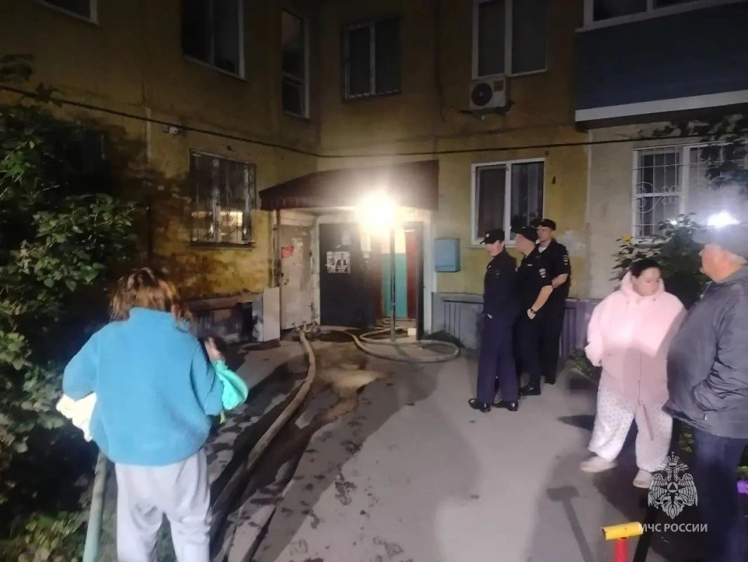 Пожар в девятиэтажке потушили в Барнауле Пожар в девятиэтажке потушили в Барнауле