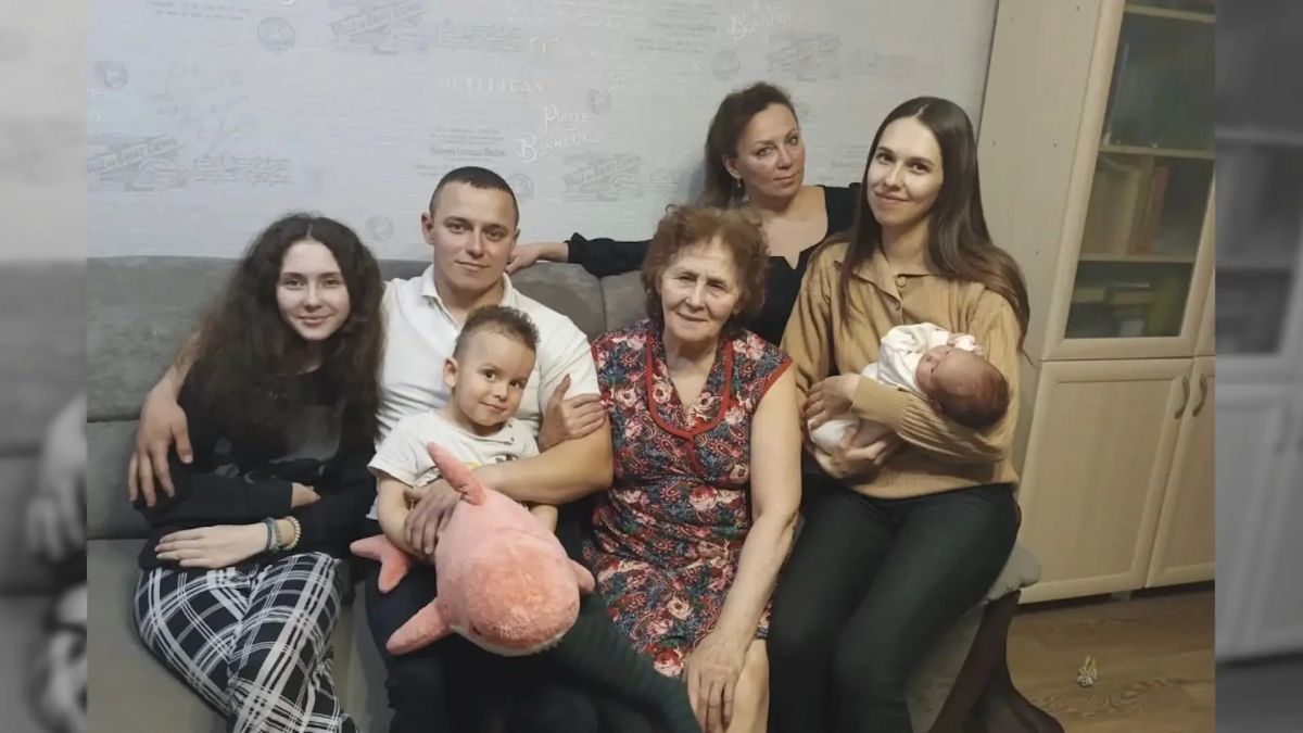 Потеряла зрение, но не сдалась: как экс-начальник радиобюро помогает незрячим на Алтае Потеряла зрение, но не сдалась: как экс-начальник радиобюро помогает незрячим на Алтае