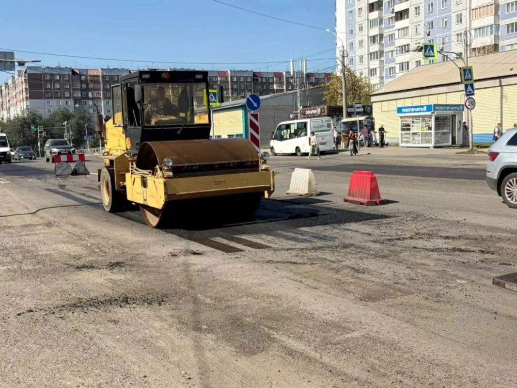 В Барнауле ремонтируют дороги на улицах Новосибирской и Папанинцев В Барнауле ремонтируют дороги на улицах Новосибирской и Папанинцев