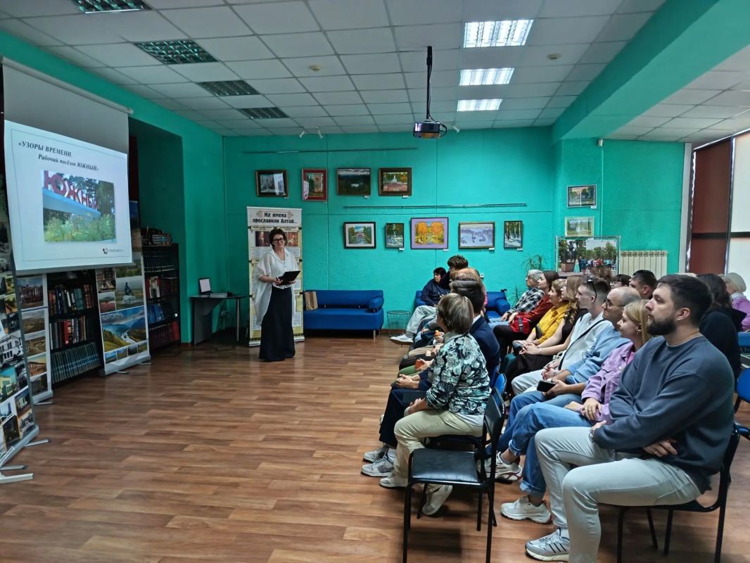 В модельной барнаульской библиотеке №10 презентовали уникальный настольный календарь о поселке Южный Настольный календарь «Узоры времени В модельной барнаульской библиотеке №10 презентовали уникальный настольный календарь о поселке Южный Настольный календарь «Узоры времени