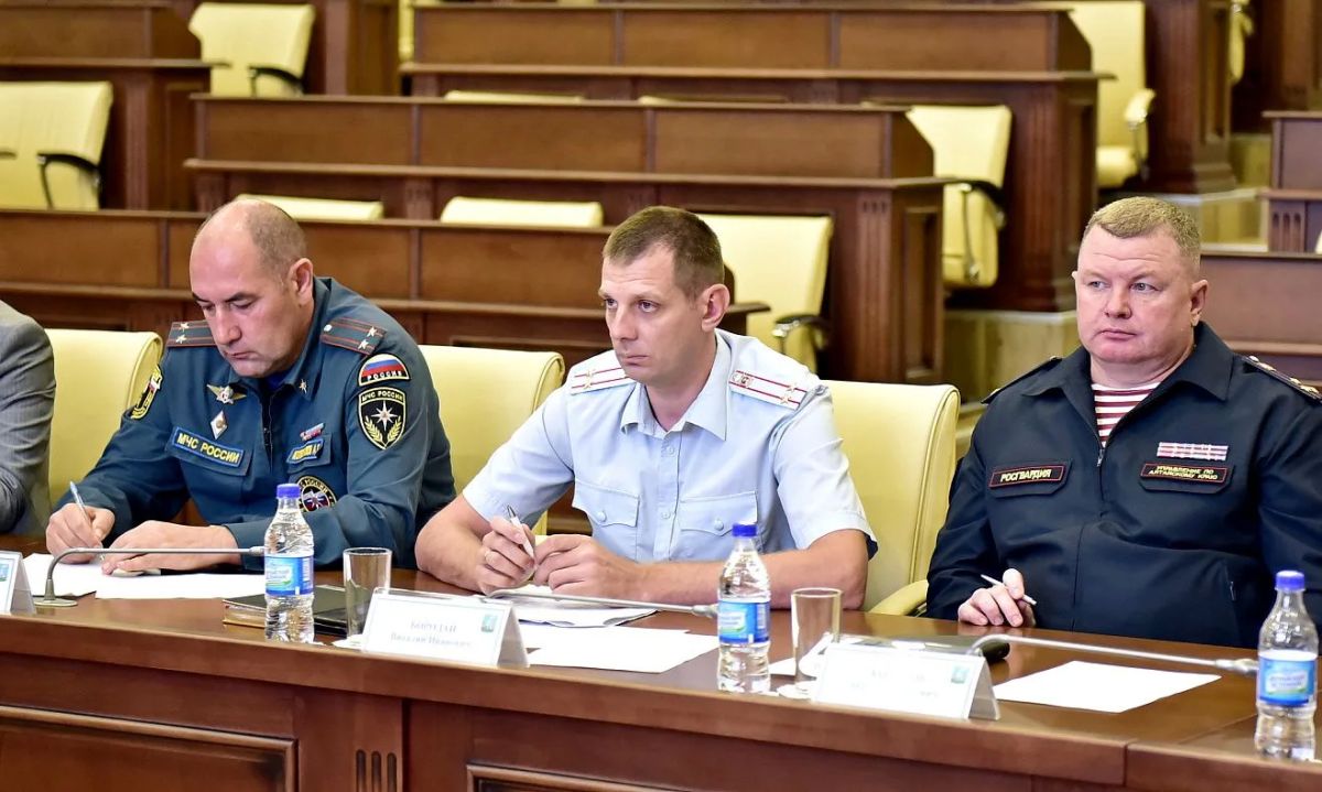 Вопросы обеспечения безопасности в дни проведения выборов депутатов Госдумы и АКЗС обсудили в администрации города Вопросы обеспечения безопасности в дни проведения выборов депутатов Госдумы и АКЗС обсудили в администрации города
