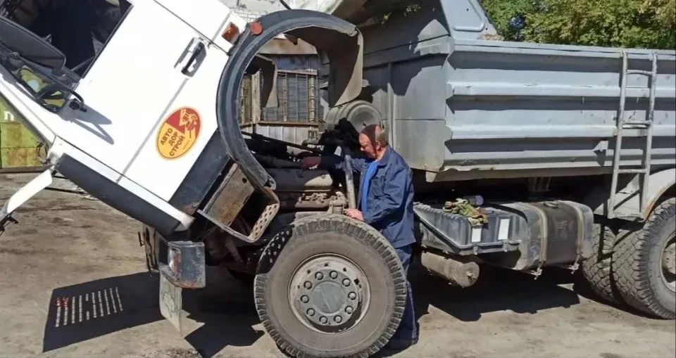 Барнаульские дорожники готовятся к зимнему сезону Барнаульские дорожники готовятся к зимнему сезону