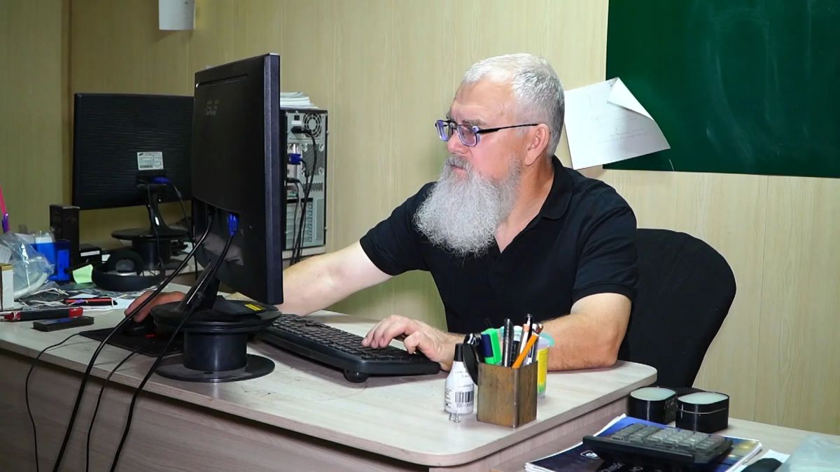 Как изобретатель из Ярового сделал ступени безопасными в любую погоду Как изобретатель из Ярового сделал ступени безопасными в любую погоду