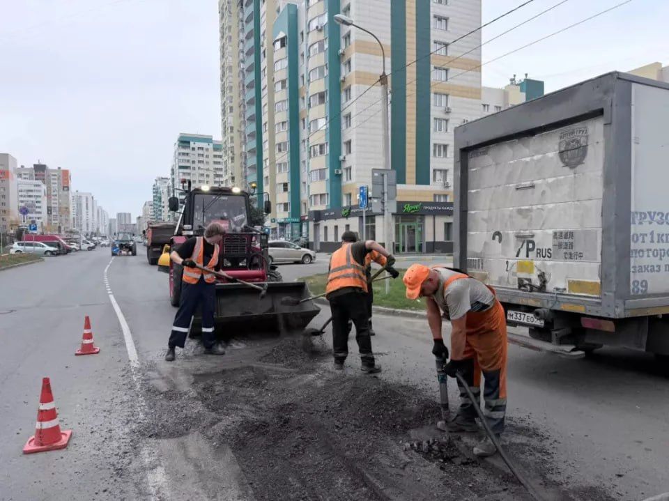 В Барнауле ремонтируют четыре участка дорог В Барнауле ремонтируют четыре участка дорог